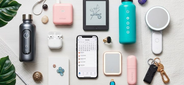 useful everyday gadgets for women on desk workspace setup